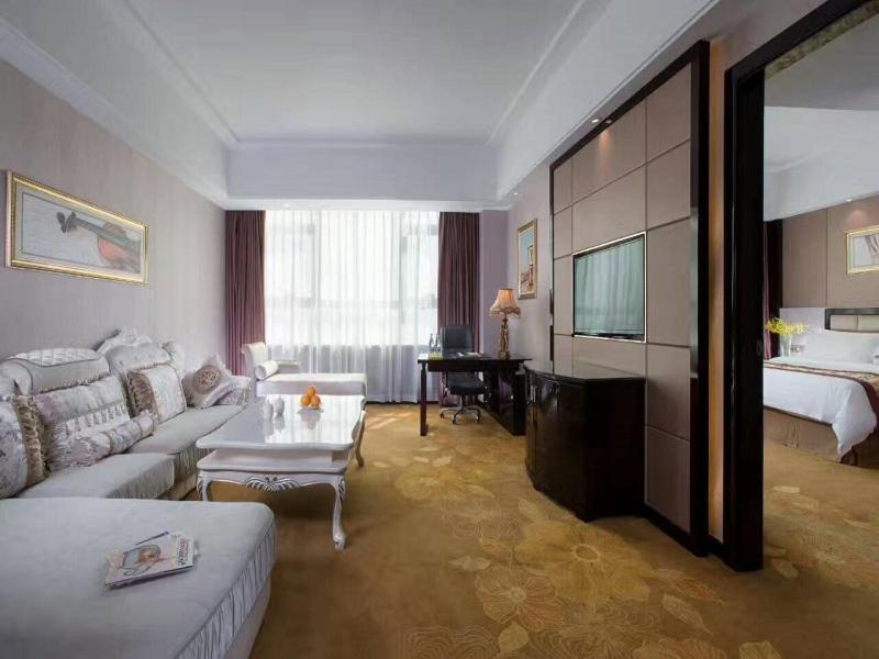 Vienna International Hotel Guangdong Zhongshanbei Station Zhongshan  Bagian luar foto